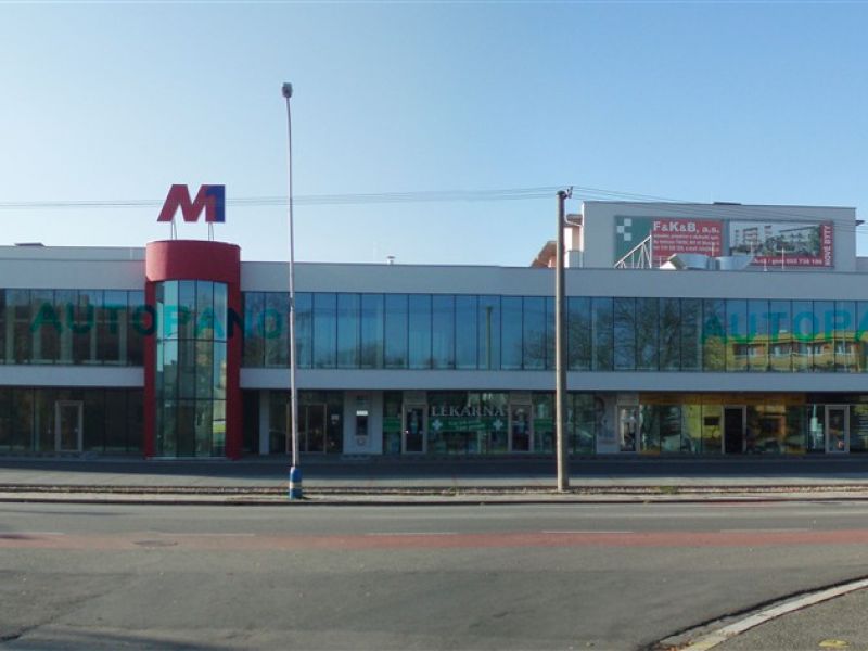 Obchodní centrum M1, Břeclav